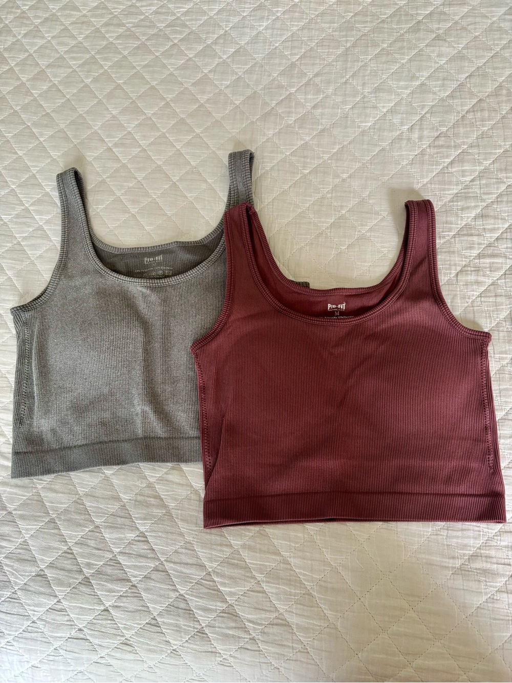 2-Pack Women's Ribbed Scoop Crop Tops — Gray & Burgundy